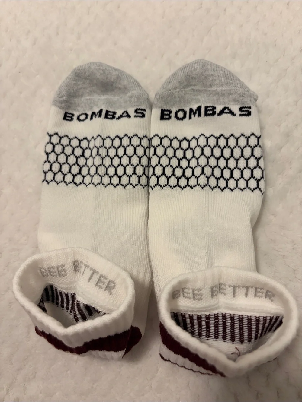 NWOT Bombas Vintage Stripes Half Calf Socks - White With Burgundy Stripes-Small